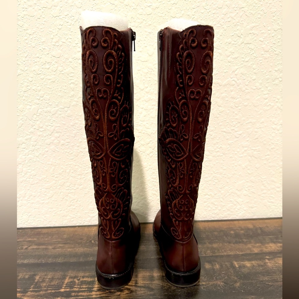 EMBROIDERY GIANNI BINI TALL BOOTS SIZE 8.5